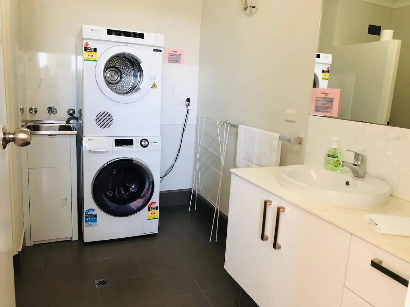 West Beach Lagoon 213 - Corner Unit! Perth